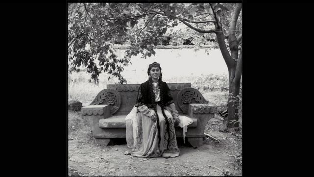 Девушка в армянском национальном наряде, 1957