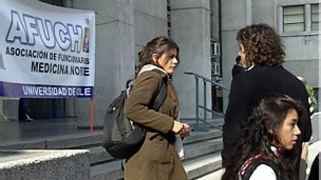 La Universitaria Que Lidera Las Multitudinarias Protestas En Chile Bbc News Mundo