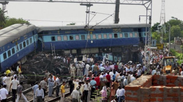 Kecelakaan kereta India, puluhan tewas - BBC News Indonesia
