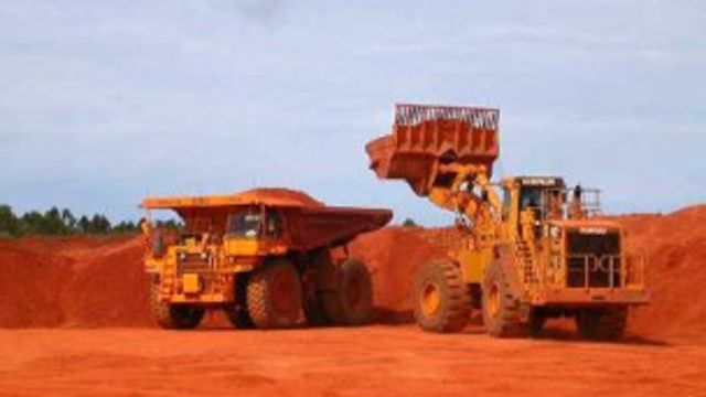 Công trường xây dựng nhà máy chế biến bauxite