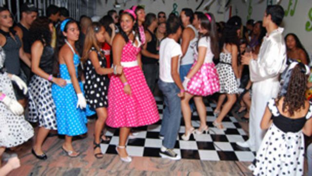 PORQUE SÓ TINHA MENINA NA FESTA DE 15 ANOS DA BEL? 