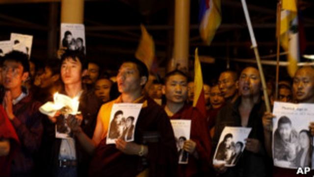 流亡藏人在達蘭薩拉悼念彭措(17/03/2011)