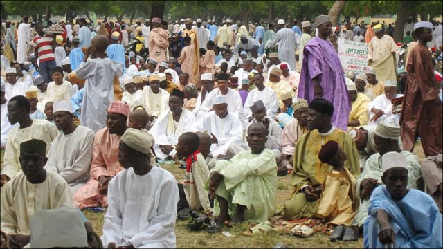 A ranar Talace musulmai a fadin duniya su ka gudanar da bukukuwan karamar sallah bayan kammala azumin watan Ramalana.