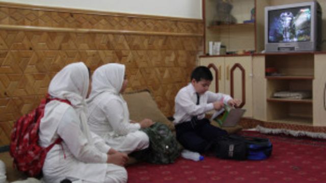 دختران پسرانه پوش درافغانستان Bbc News فارسی