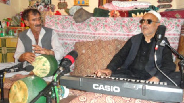 نوازنده افغان از دارالحفاظ تا بادبادک فروشی Bbc News فارسی
