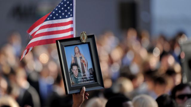 Hình ảnh lễ tượng niệm nạn nhân 11/9 - BBC News Tiếng Việt