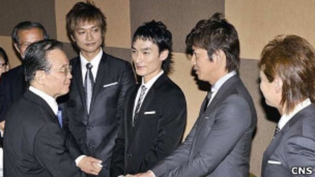 溫家寶在東京會晤日本組合SMAP成員（21/05/2011）