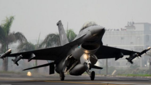 F16