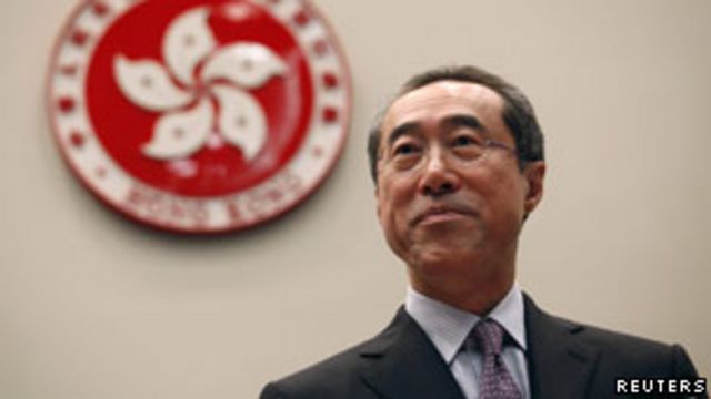 香港政務司長唐英年宣佈辭職(28/09/2011)