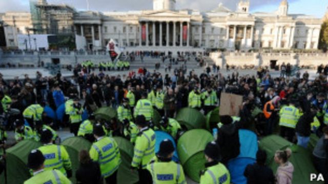 特拉法加廣場抗議者與警察
