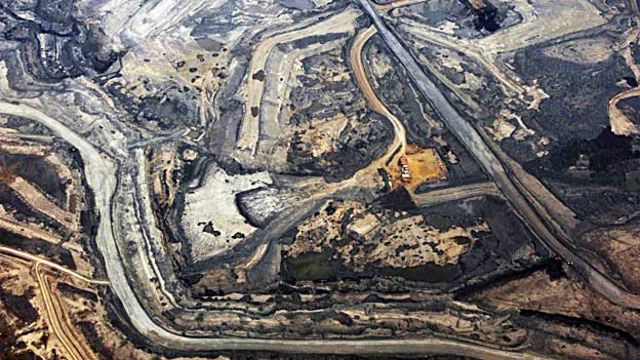 Extracción de petróleo de arenas bituminosas en Alberta Canadá