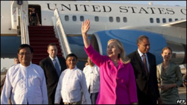 美國國務卿希拉里·克林頓抵達緬甸訪問