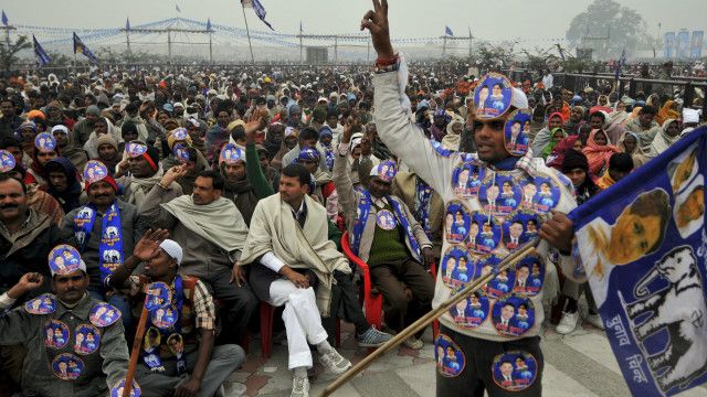 उत्तर प्रदेश में चुनावी सरगर्मियों ने ज़ोर पकड़ा - BBC News हिंदी