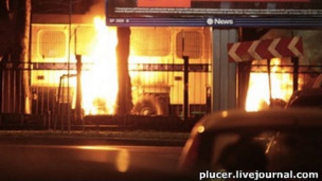 Горящий автозак в Петербурге