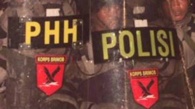 Polda Aceh mulai menggelar patroli untuk mengamankan pekerja bangunan pendatang, menyusul kasus penembakan terhadap mereka.