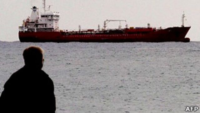 El cargamento de un barco ruso con destino a Siria fue descrito como "peligroso" por funcionarios de un puerto chipriota.