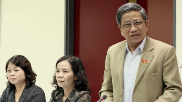 Giáo sư Nguyễn Minh Thuyết