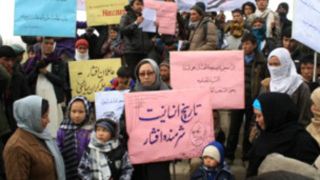 فعالان مدنی بامیان خواستار محاکمه عاملان کشتار حادثه افشار شدند Bbc News فارسی