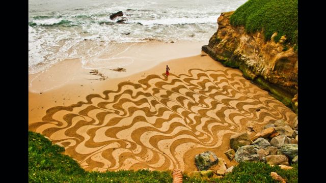 Arte en la arena: el secreto de dibujar hermosos diseños en la playa - BBC  News Mundo