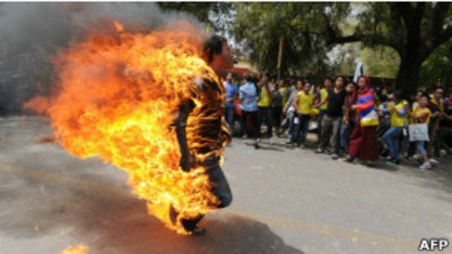一名藏人在新德里自焚身亡。