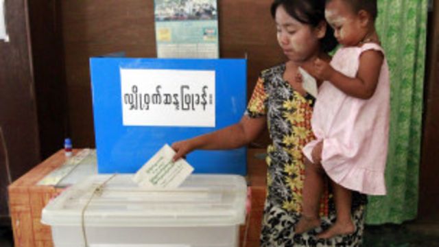 လောလောဆယ် မဲဆန္ဒရှင် စာရင်းတွေ ပြုစုနေ