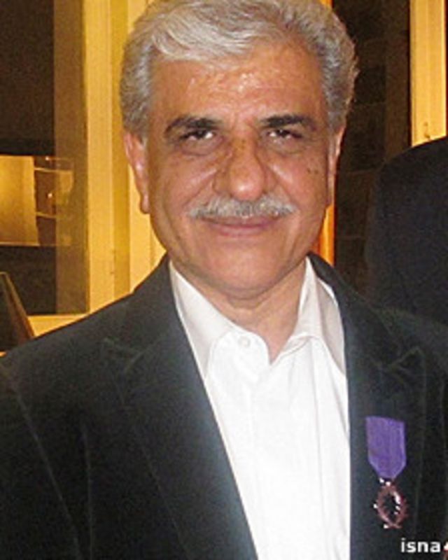 احمد کامیابی از سوی دولت فرانسه نشان عالی «شوالیه پالمهای آکادمیک» را دریافت کرده است