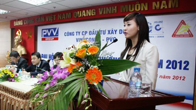 Bà Tô Linh Hương tại hội nghị cổ đông PVV