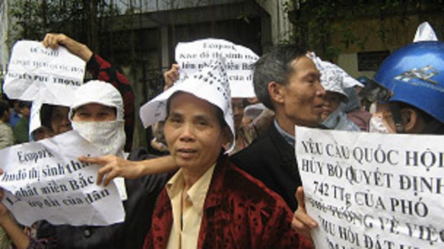 Vụ khiếu kiện của người dân Văn Giang kéo dài gây ra xung đột