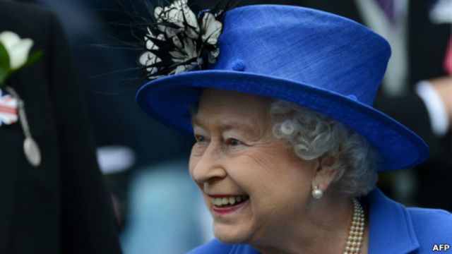 Королева на скачках в Дерби