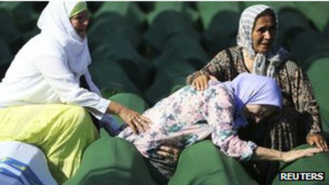 Keluarga korban pembantaian