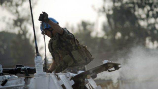 Un Casque Bleu à Goma. Pour la première fois, une brigade de l'ONU sera dotée d'un mandat offensif dans l'Est de la RDC