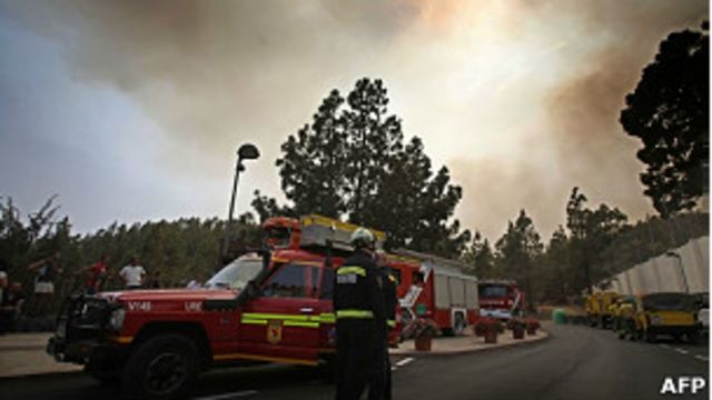 El Gobierno Canario Refuerza Los Medios Contra El Incendio De Tenerife Bbc News Mundo