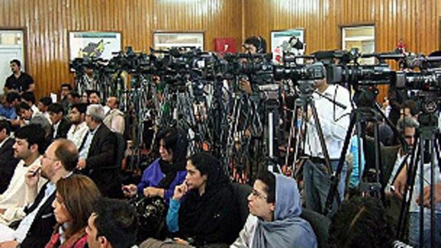 حامد کرزی برای حفظ آزادی بیان تلاش های فراوانی کردیم Bbc News فارسی