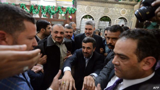 Seorang Pria Berupaya Memukul Presiden Ahmadinejad Dengan Sepatu Bbc News Indonesia