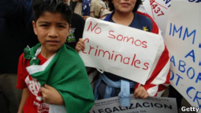 EE.UU. libera a cientos de inmigrantes presos debido a recortes al ...