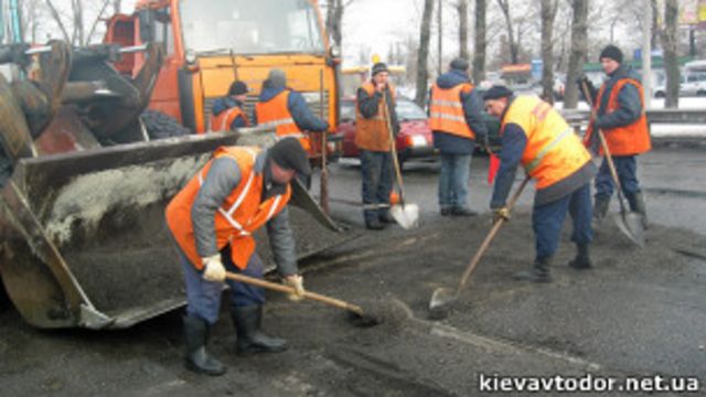 Частину доріг України хочуть передати обласній владі