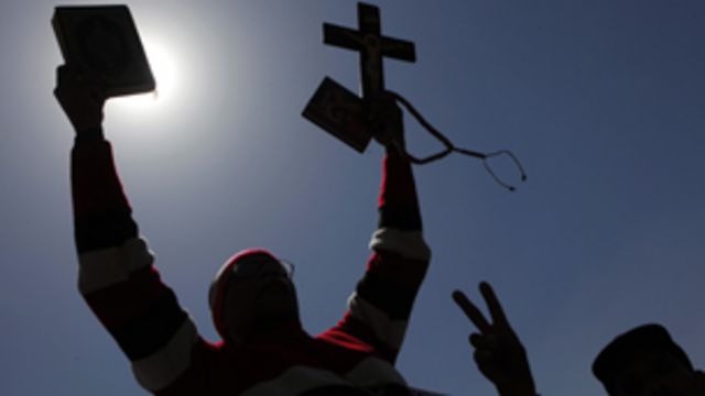 مصر إلقاء القبض على 7 كانوا يحاولون اقتحام كنيسة ببني سويف Bbc News عربي