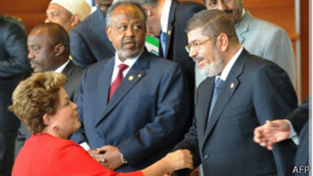 Visitas de Dilma à África são tentativa de intensificar relações diplomáticas e comerciais entre os dois blocos