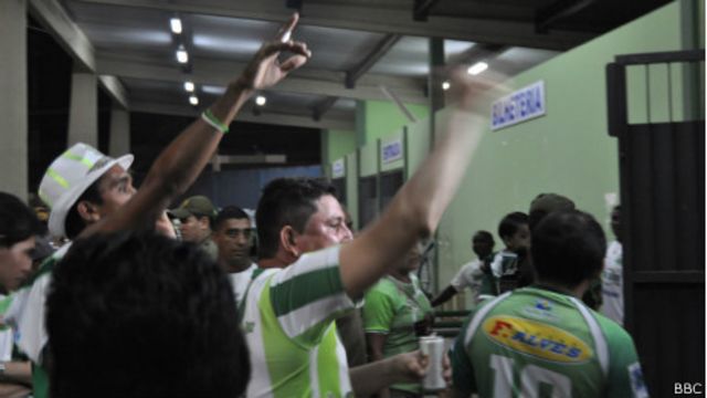 Como funcionam na prática a compra e a venda de jogadores de futebol - BBC  News Brasil