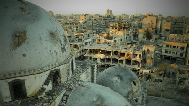 بالصور القوات السورية تسيطر على حي الخالدية المدمر Bbc News عربي
