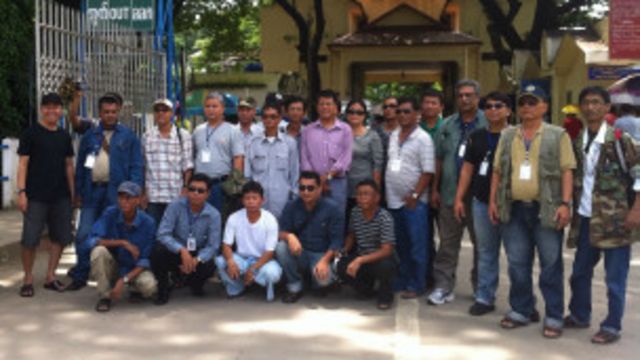 ABSDF ကိုယ်စားလှယ် အဖွဲ့ဟာ တာချီလိတ် ဘက်ကနေ ရန်ကုန်ကို သွားရောက်တာ ဖြစ်ပါတယ်