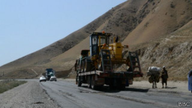 جاده کابل جلال آباد دو بانده می شود Bbc News فارسی
