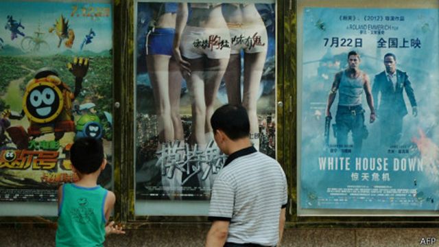 北京某電影院外的進口電影海報(31/7/2013)