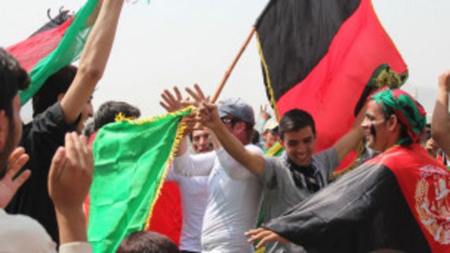 دروازه بان تیم ملی فوتبال افغانستان پدیده ورزشی شمال آلمان شد Bbc News فارسی