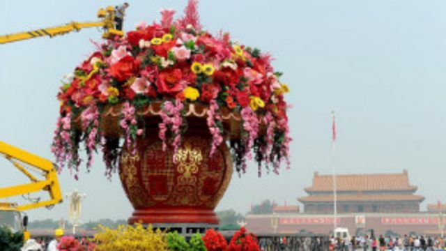 天安门花坛 瘦身 费用增加引网友热议 c News 中文 天安门花坛 瘦身 费用增加引网友热议 c News 中文