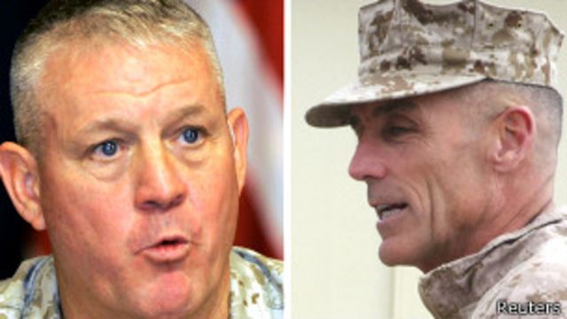 Генералы Чарльз Гурганус (слева) и Грегг Стурдевант