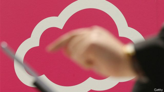 За допомогою так званих "хмар" користувачі можуть зберігати особисті дані в інтернеті