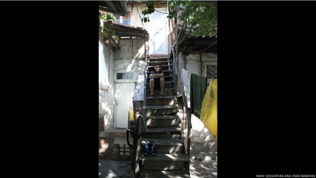 Гор во дворе мечети. 