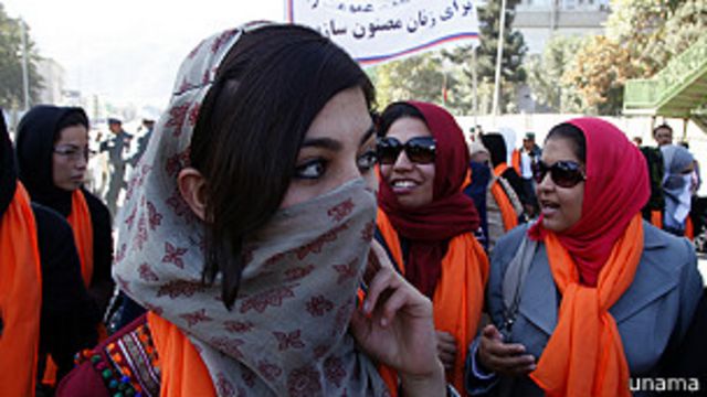 زنان نارنجی پوش افغان خیابان آزاری دیگر بس است Bbc News فارسی