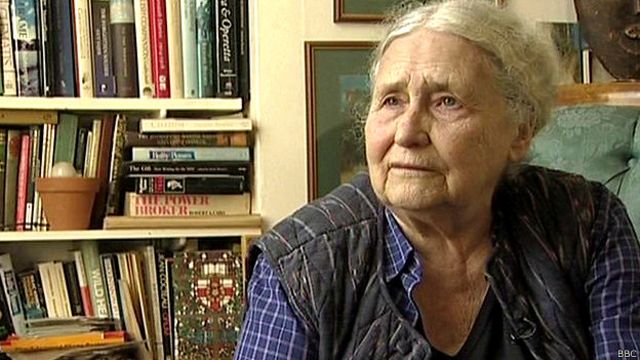 Muere a los 94 años la Premio Nobel de Literatura Doris Lessing - BBC News  Mundo